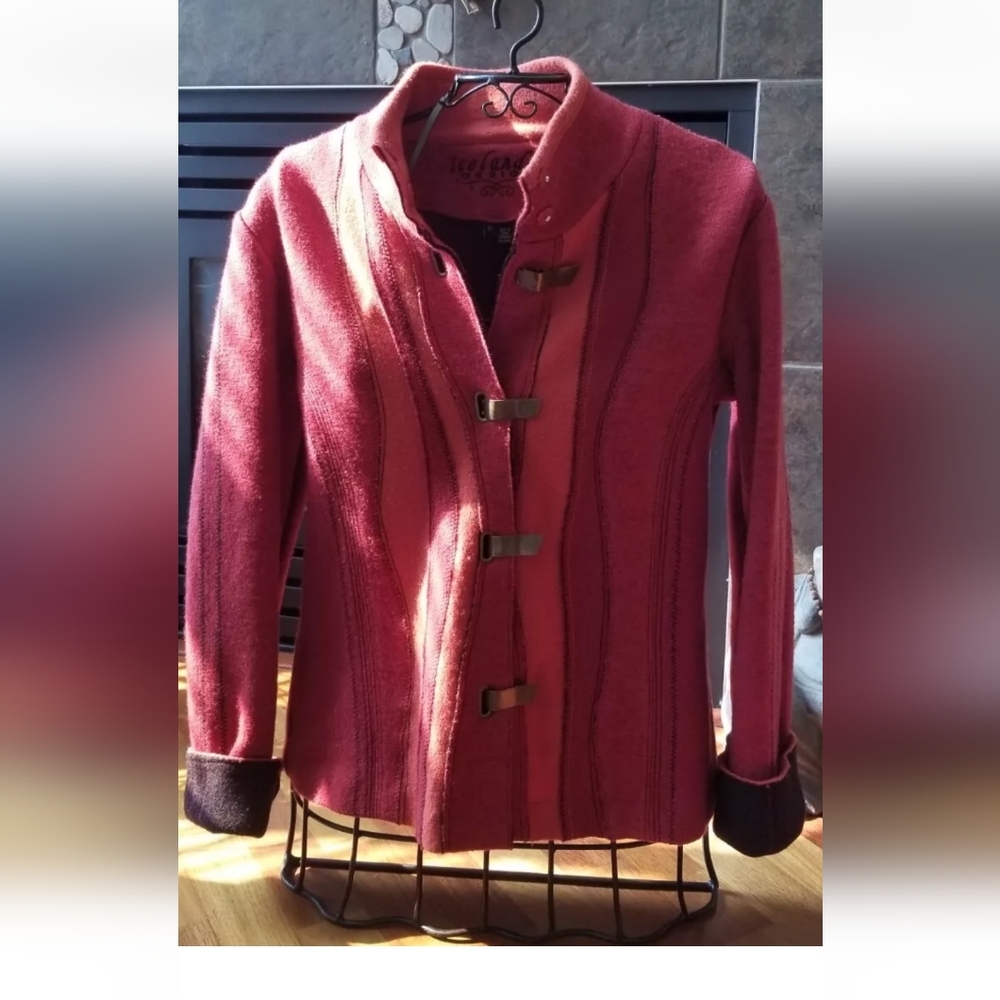 100% Wool  Jacket Size Medium Red Mixed Media Icelandic Design